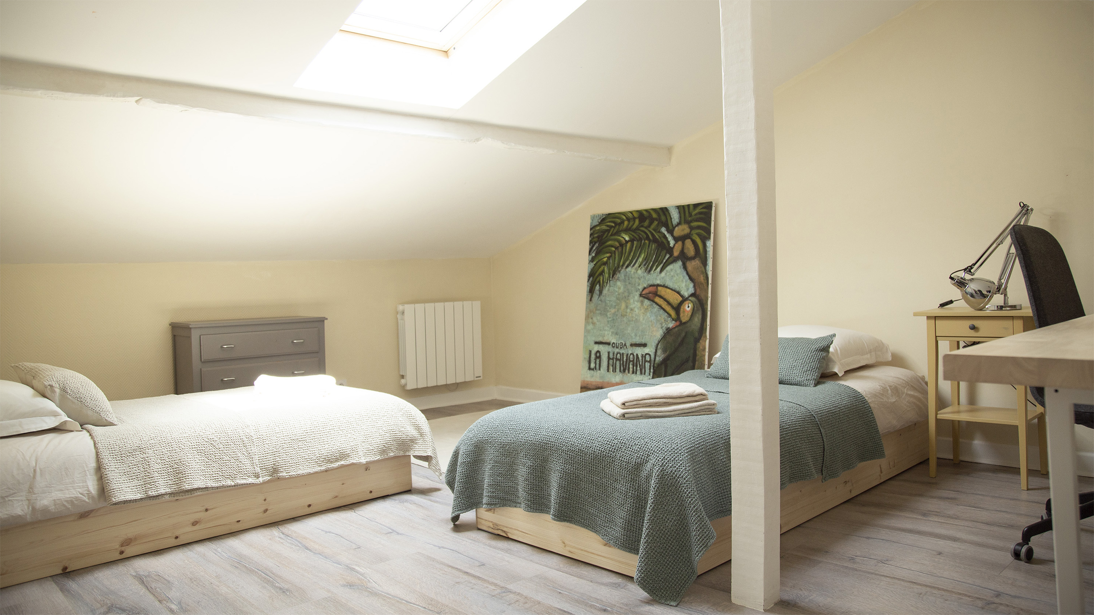 Le Petit Fanost — chambre mansardée