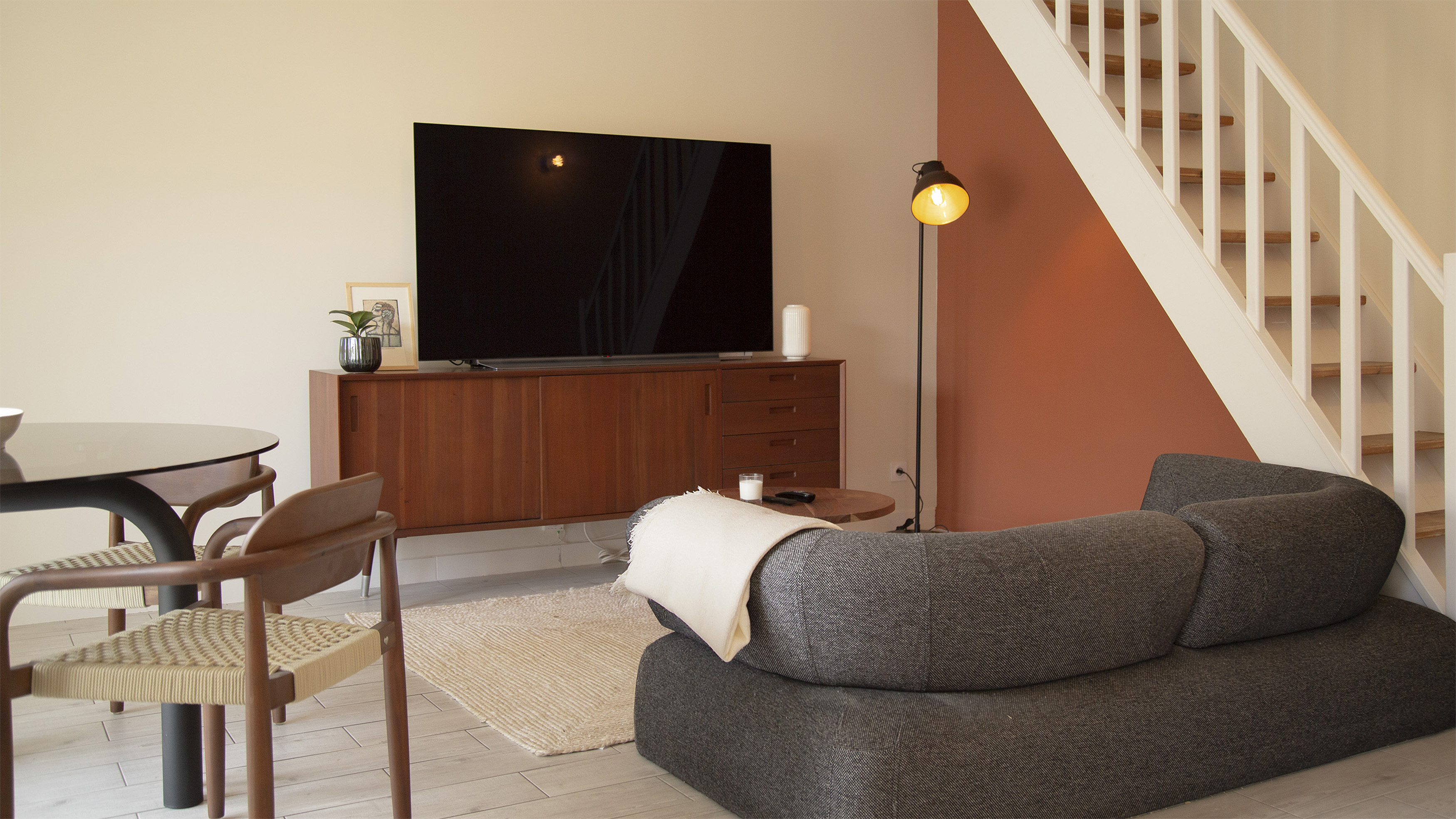 Le Petit Fanost — séjour Smart TV